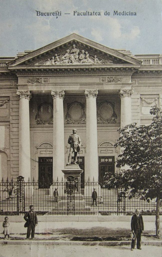 statuia lui Carol Davila din fata palatului facultatii de medicina bucuresti cca 1909